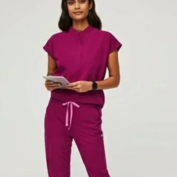 Figs Dark Raspberry Scrub Set - Picture 1 of 3